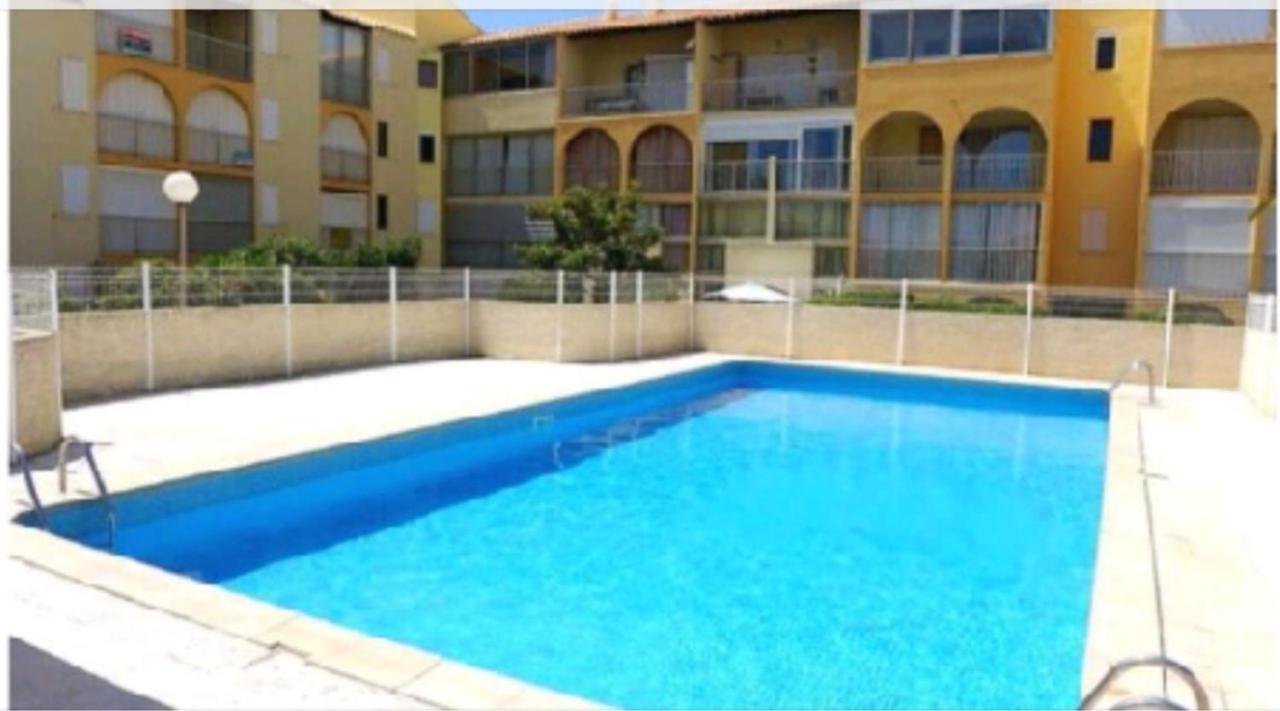 Appartement T2 avec son rez de jardin de 40 m2 5 couchages 250m de la plage et 15km de l'Arena Narbonne-Plage Extérieur photo