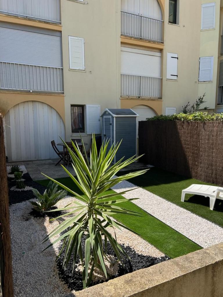 Appartement T2 avec son rez de jardin de 40 m2 5 couchages 250m de la plage et 15km de l'Arena Narbonne-Plage Extérieur photo