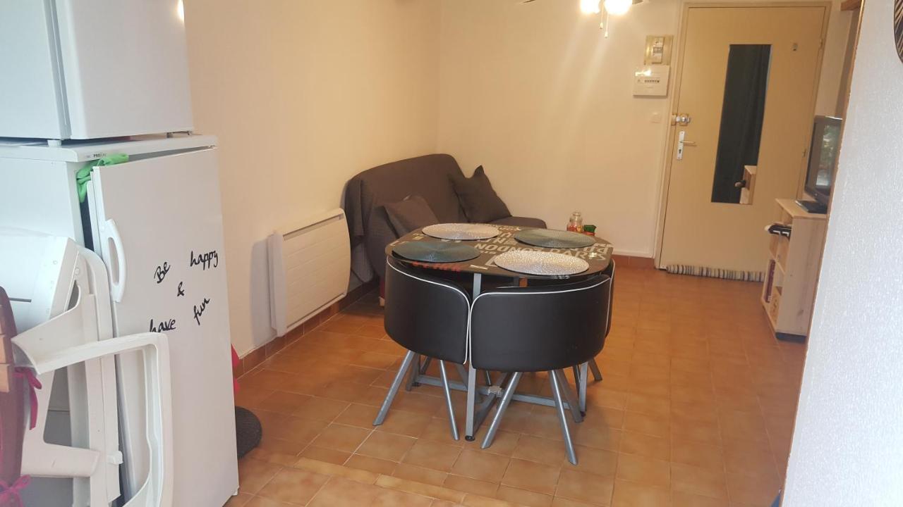 Appartement T2 avec son rez de jardin de 40 m2 5 couchages 250m de la plage et 15km de l'Arena Narbonne-Plage Extérieur photo