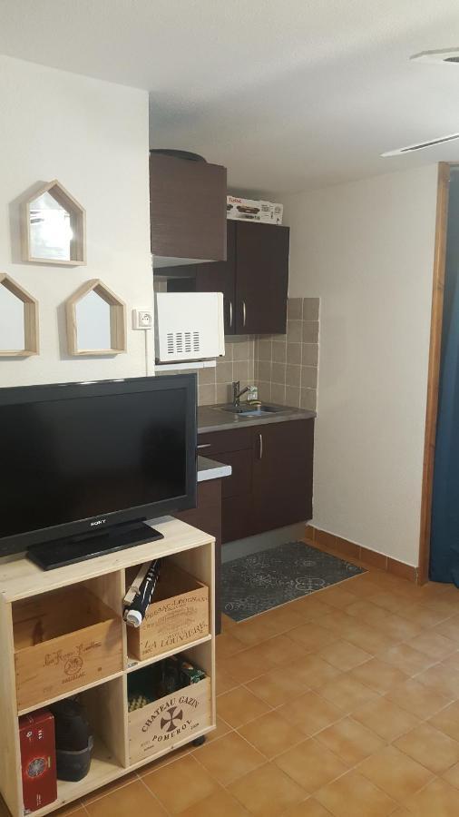Appartement T2 avec son rez de jardin de 40 m2 5 couchages 250m de la plage et 15km de l'Arena Narbonne-Plage Extérieur photo